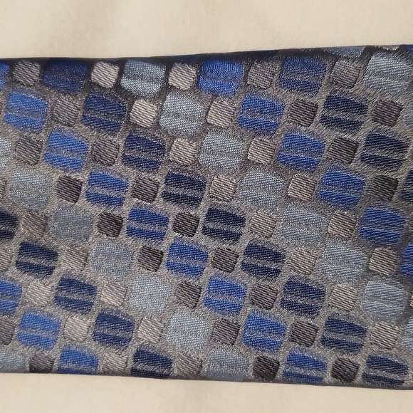 Men's Protocol grey with shades of blue pattern tie - Picture 5 of 5